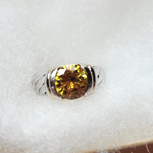 Ring - Picture 4 of 6